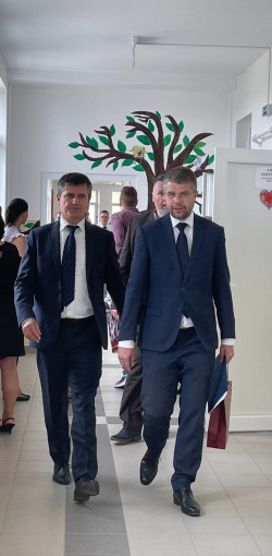 iskolafelujitas mikepercsen100