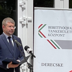 iskolafelujitas mikepercsen40