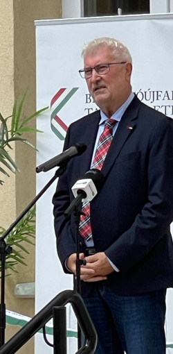 iskolafelujitas mikepercsen47