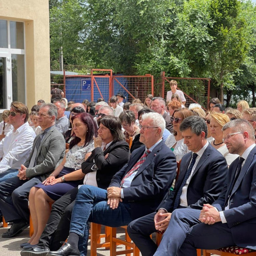 iskolafelujitas mikepercsen55