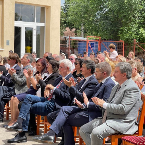 iskolafelujitas mikepercsen75