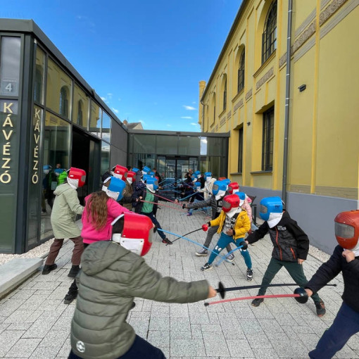 kabos endrere emlekeztunk44