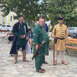 kadar vitez emleknap