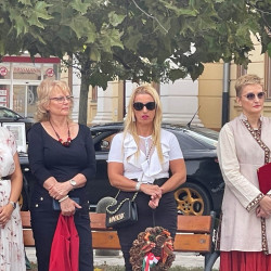 kadar vitez emleknap