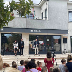 kadar vitez emleknap