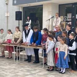 kadar vitez emleknap