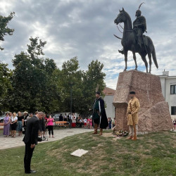 kadar vitez emleknap