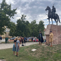 kadar vitez emleknap