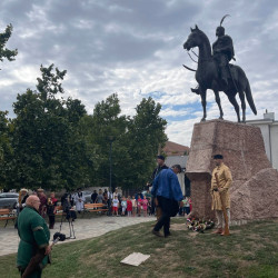 kadar vitez emleknap