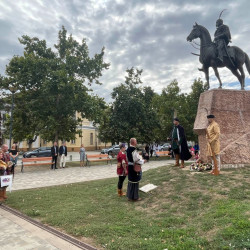 kadar vitez emleknap