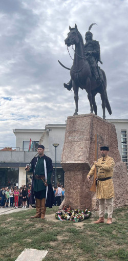 kadar vitez emleknap