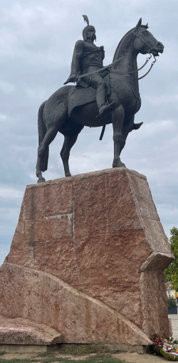 kadar vitez emleknap