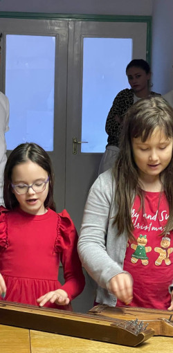 karacsony az idosek otthonaban03