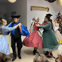 karacsony az idosek otthonaban15