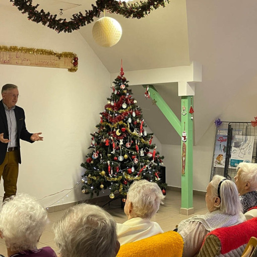 karacsony az idosek otthonaban18