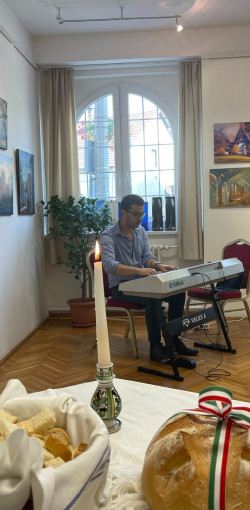 kiallitasmegnyito es kenyerszenteles07