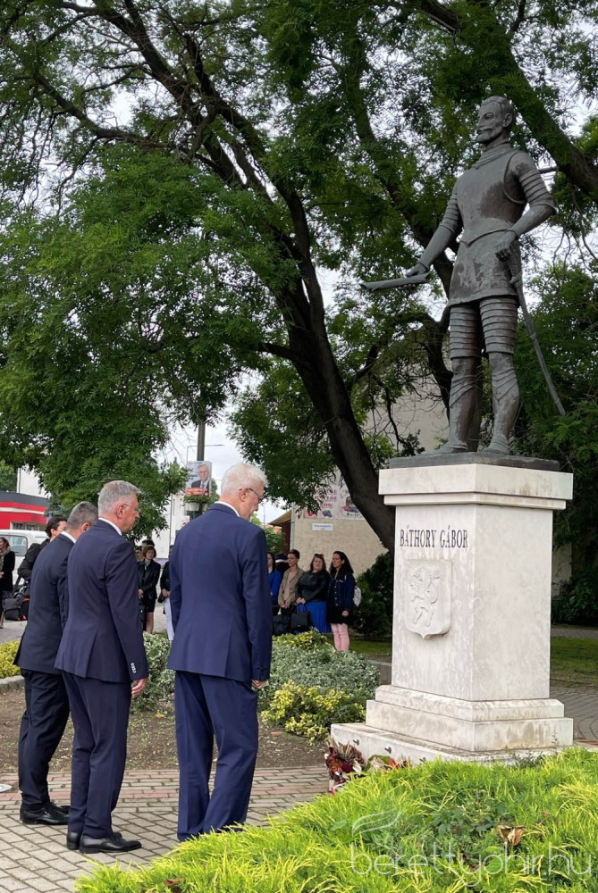 elismeresek a varos napjan07 1600 1000 100 wm right bottom 100 berettyohirlogowhitepng