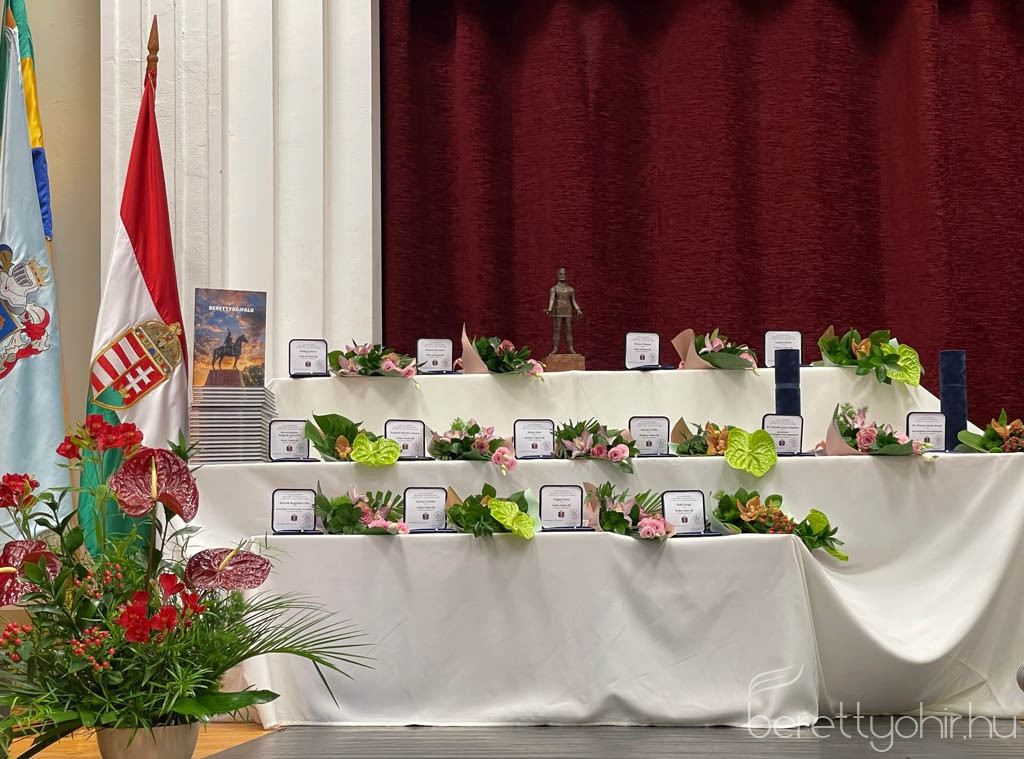 elismeresek a varos napjan16 1600 1000 100 wm right bottom 100 berettyohirlogowhitepng