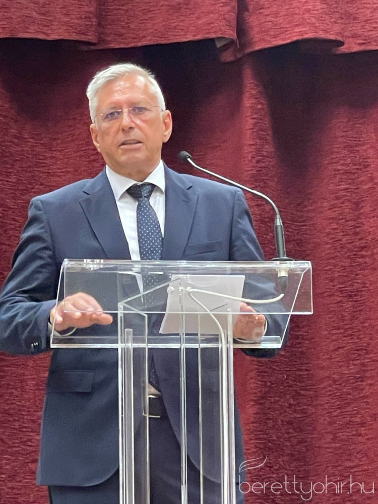 elismeresek a varos napjan24 1600 1000 100 wm right bottom 100 berettyohirlogowhitepng