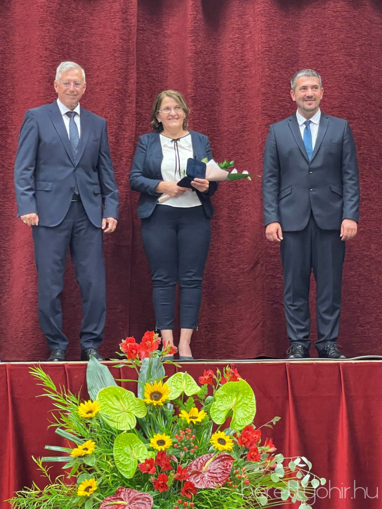 elismeresek a varos napjan36 1600 1000 100 wm right bottom 100 berettyohirlogowhitepng