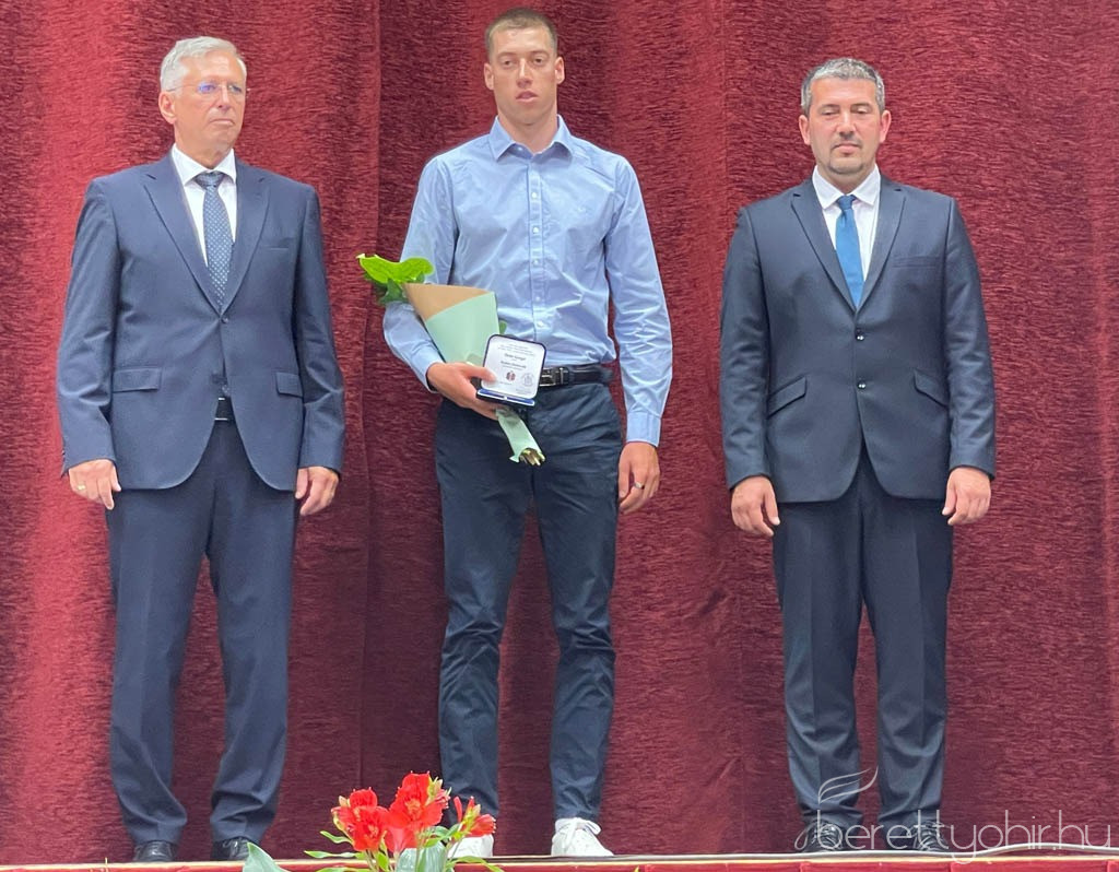 elismeresek a varos napjan39 1600 1000 100 wm right bottom 100 berettyohirlogowhitepng