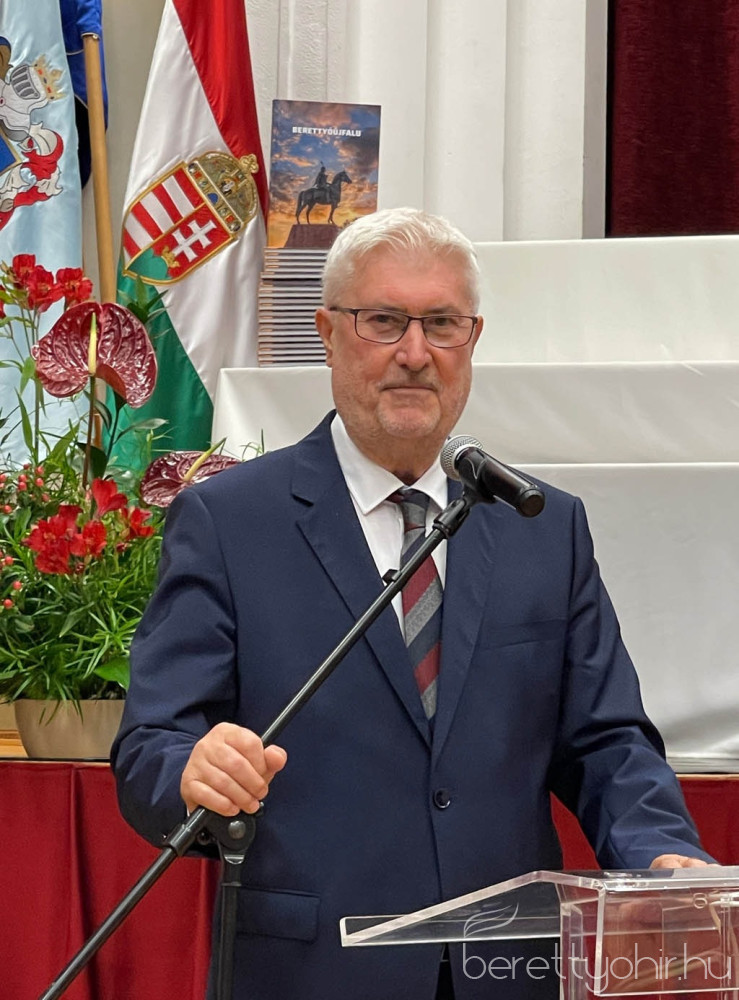 elismeresek a varos napjan43 1600 1000 100 wm right bottom 100 berettyohirlogowhitepng