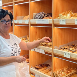 megnyilt marika boltja szentmartonban