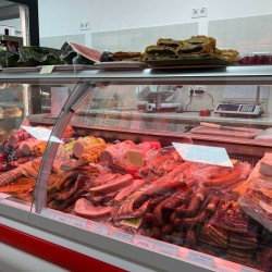 megnyilt marika boltja szentmartonban