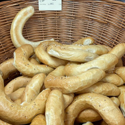 megnyilt marika boltja szentmartonban