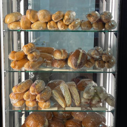 megnyilt marika boltja szentmartonban