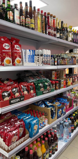 megnyilt marika boltja szentmartonban