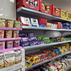 megnyilt marika boltja szentmartonban