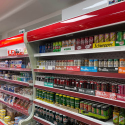 megnyilt marika boltja szentmartonban