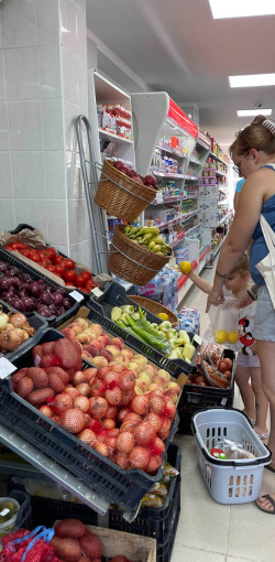 megnyilt marika boltja szentmartonban