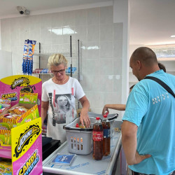 megnyilt marika boltja szentmartonban