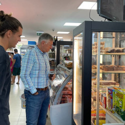 megnyilt marika boltja szentmartonban