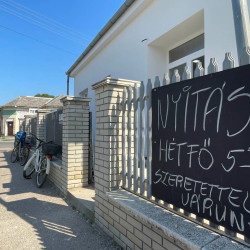 megnyilt marika boltja szentmartonban