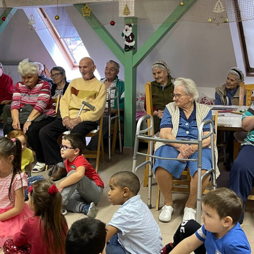 Mikulásvárás az idősek otthonában