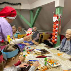 mikulasvaras az idosek otthonaban07