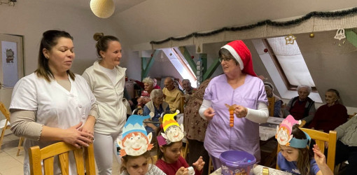 mikulasvaras az idosek otthonaban17