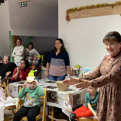 mikulasvaras az idosek otthonaban35