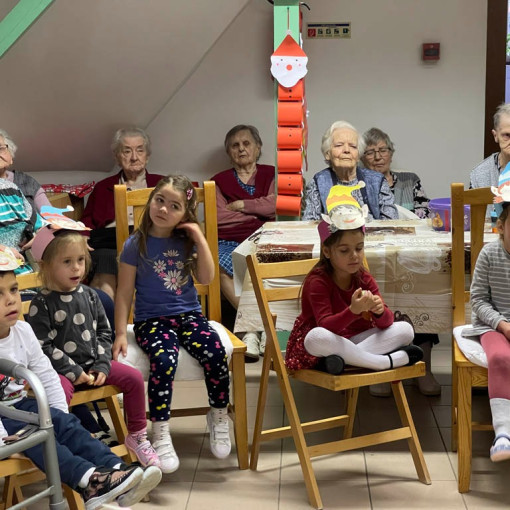 mikulasvaras az idosek otthonaban37