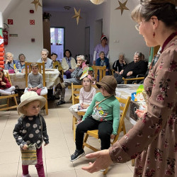 mikulasvaras az idosek otthonaban42