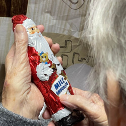 mikulasvaras az idosek otthonaban48