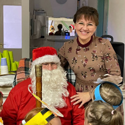 mikulasvaras az idosek otthonaban56