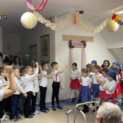 nonap az idosek otthonaban08