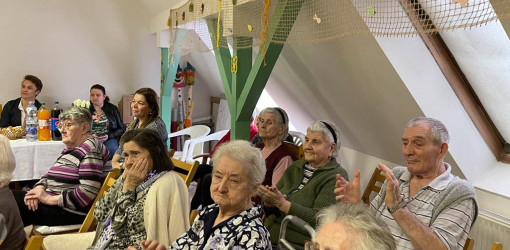 nonap az idosek otthonaban26