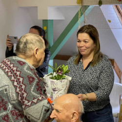 nonap az idosek otthonaban27