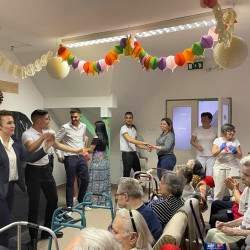 nonap az idosek otthonaban42