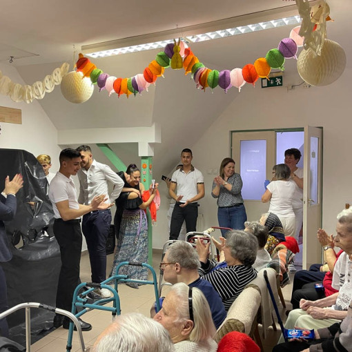 nonap az idosek otthonaban43